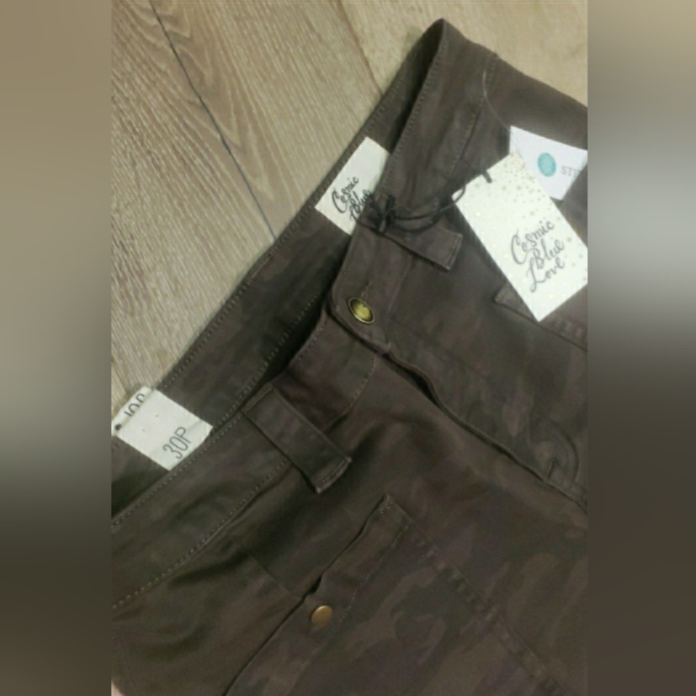 NWT Cosmic Blue Love Camo Pants 30 Petite